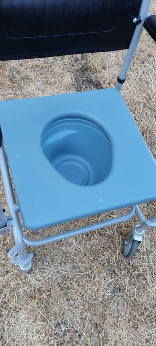 Продам інвалідний стул кресло стілец санітарний какать