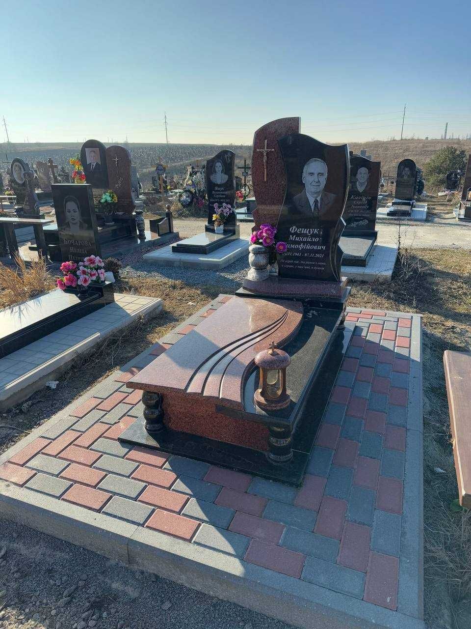 Пам'ятники з НАТУРАЛЬНОГО ГРАНІТУ | Одинарні | Комбіновані | Елітні