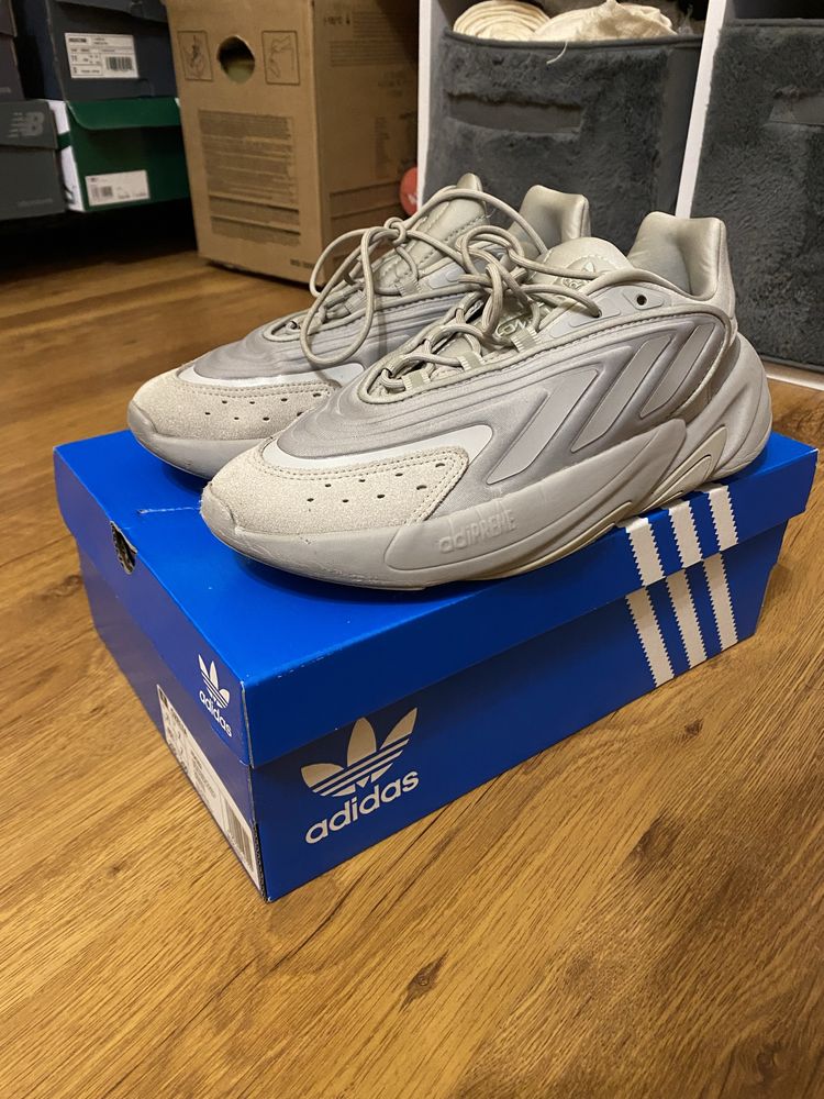 Продам adidas ozelia grey