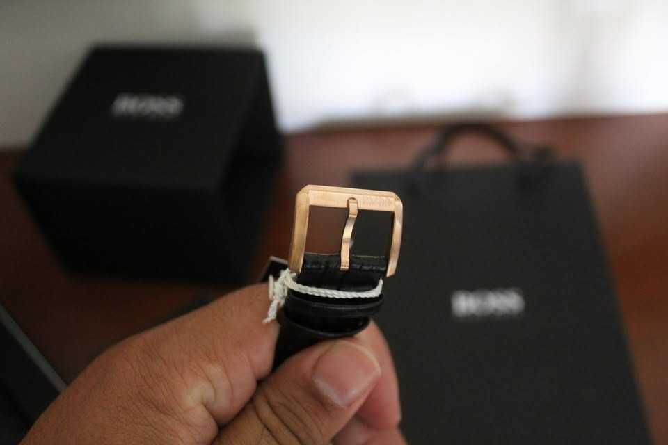 Oportunidade! Relógio Boss Driver - Novo com caixa e saco Boss