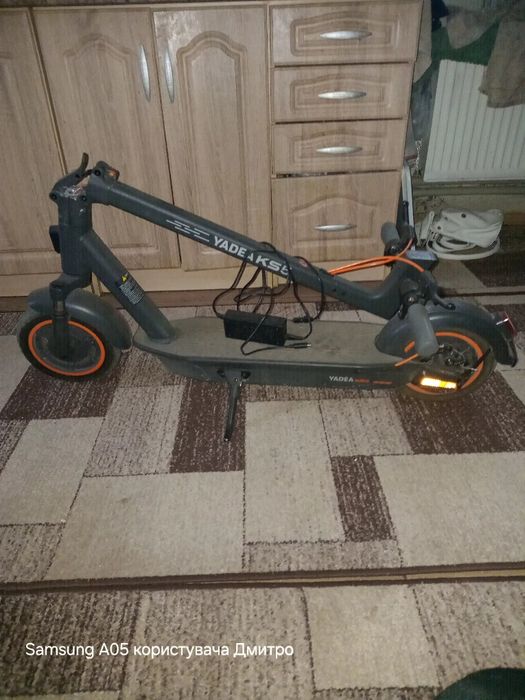 Продам Самокат Yadea KS5