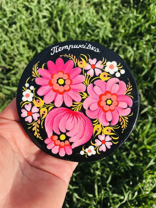 Магнит на холодильник из Петриковки