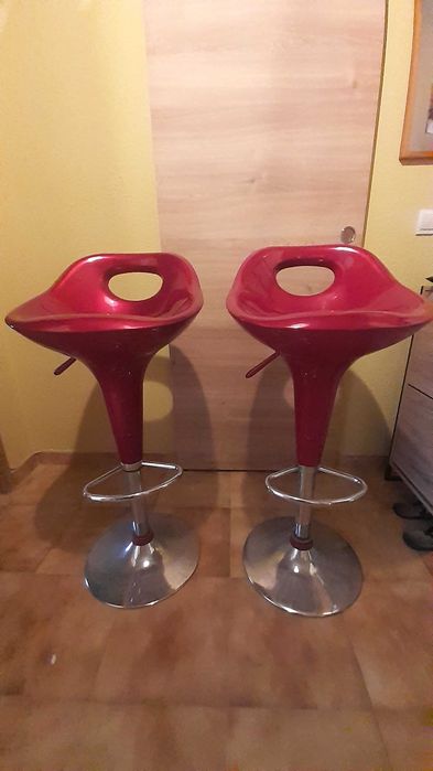 Bancos altos com elevador