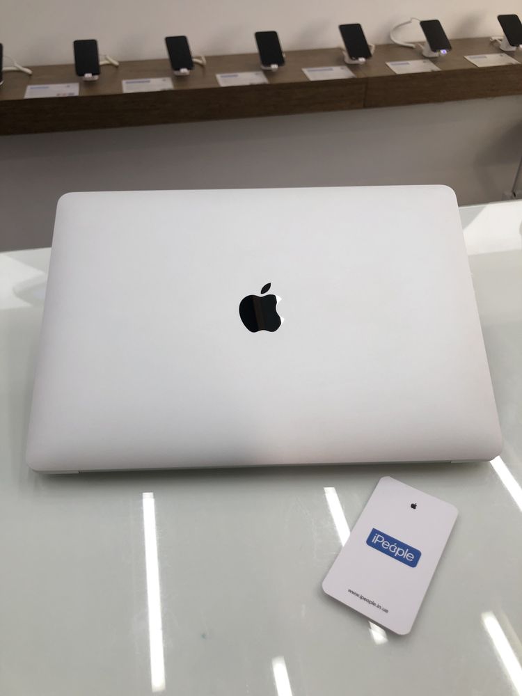 Б/у MacBook Air 13ʼʼ 2020 року M1, 256ГБ iPeople •Гарантія •Кредит 0%