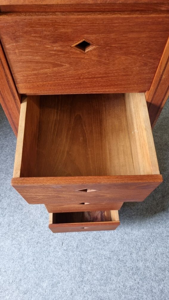 Duński Słupek w Stylu Kolonialnym lata 70 Teak