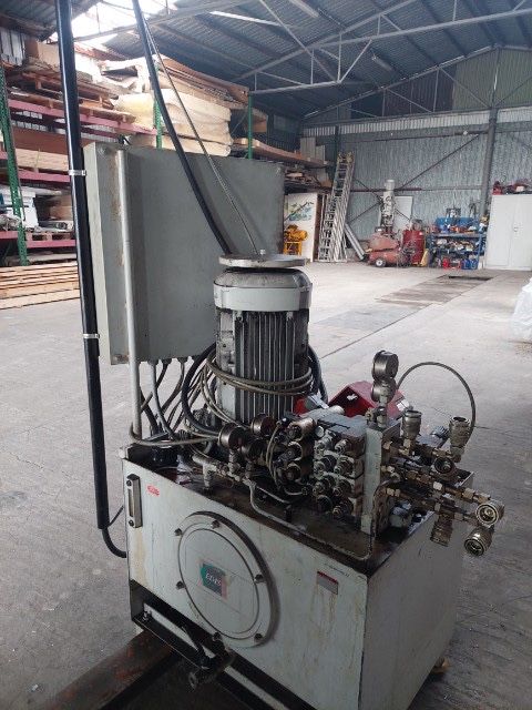 Prasa hydrauliczna wielofunkcyjna