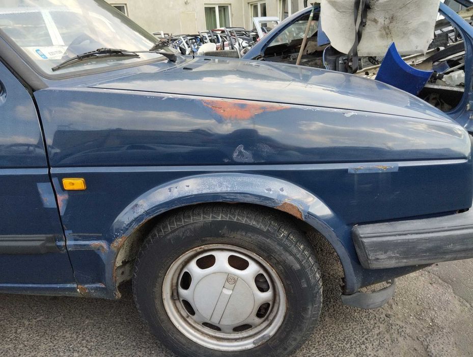 Volkswagen Golf II 1.3i 3D 1986r.Błotnik przedni prawy.