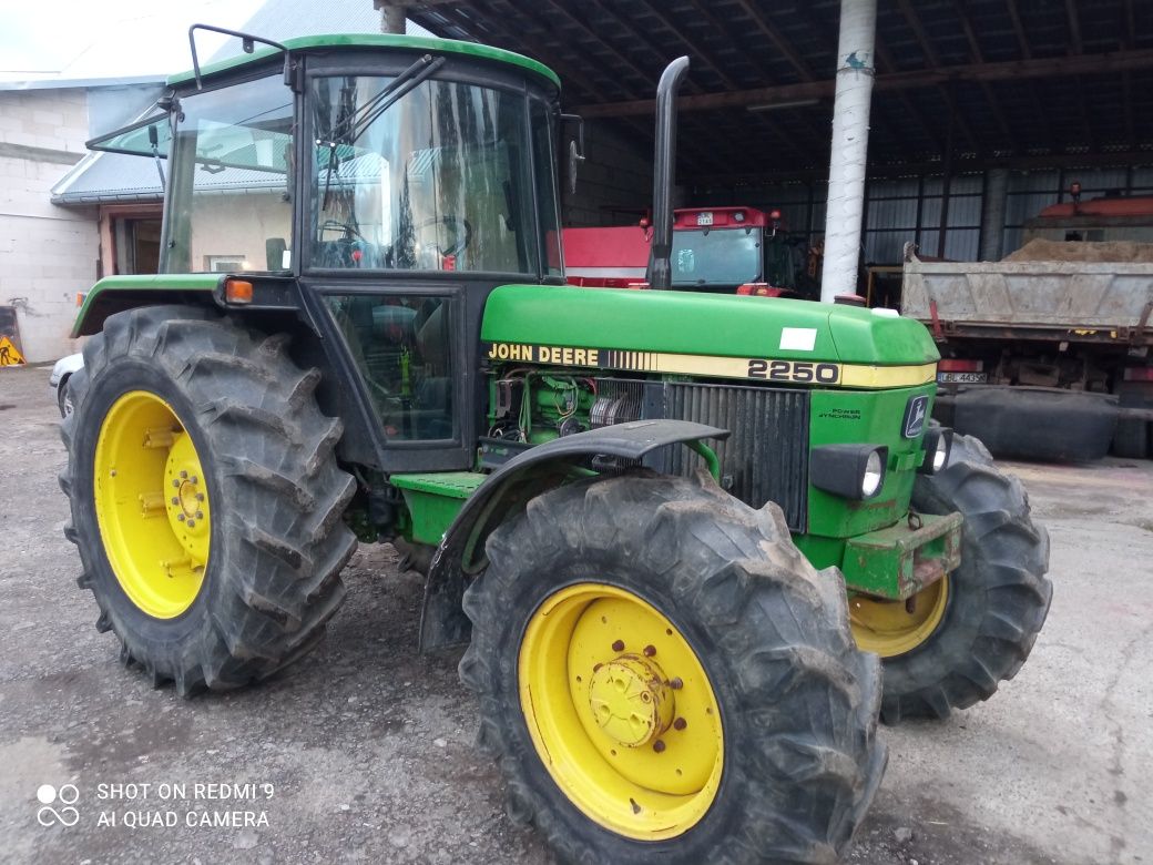 Ciągnik rolniczy Johan Deere 2250 bardzo dobry stan