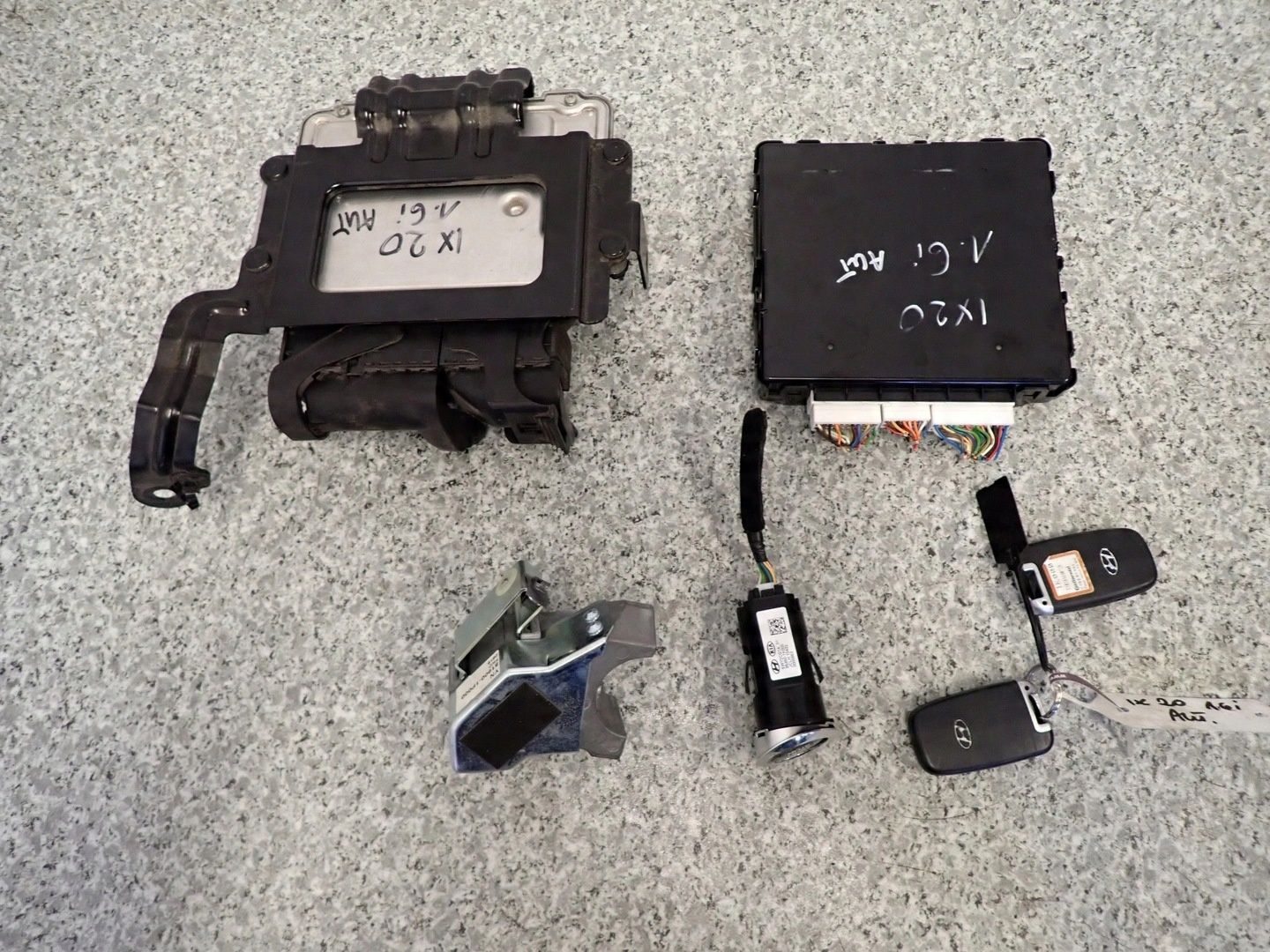 HYUNDAI IX20 1.6B AUTOMAT 09- ZESTAW STARTOWY STACYJKA KOMPUTER KEYLESS