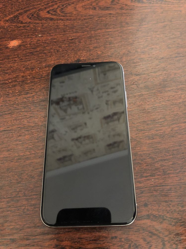 Продам Iphone X 64 (100%)