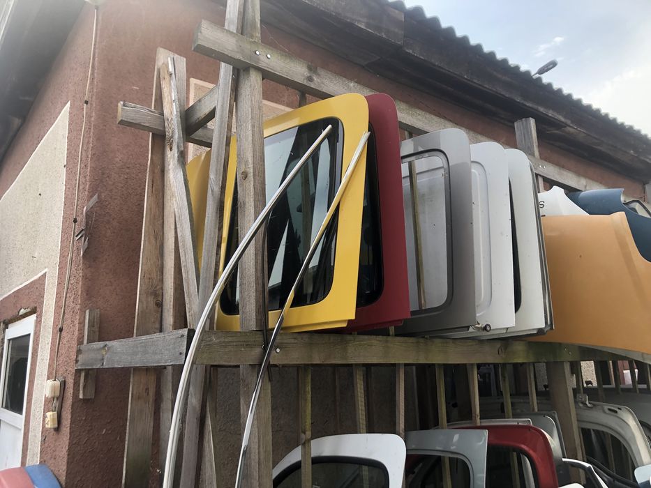 Двері передні задні бокові рено кенго 1