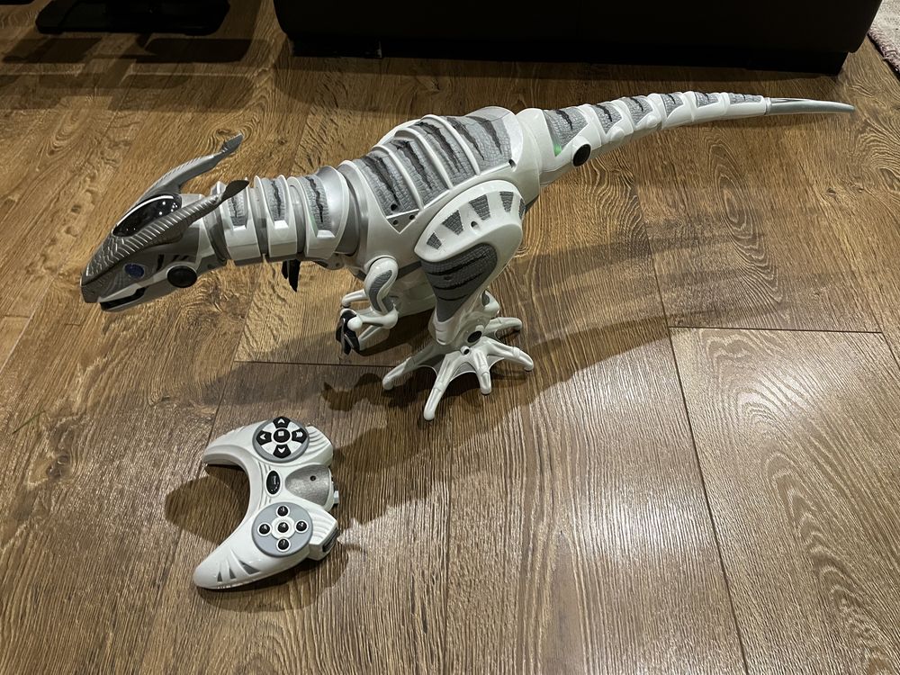 Robosaur dinozaur sterowany duży chodzący robot