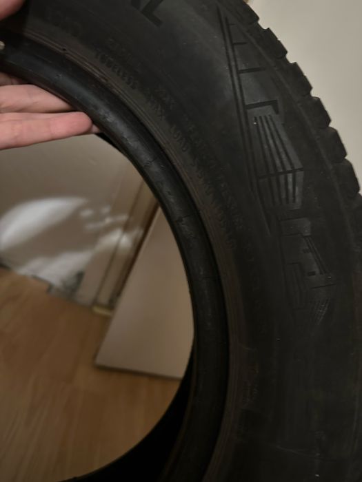 Opony całoroczne Continental 165/70 R14 – 3 sztuki, dobry stan