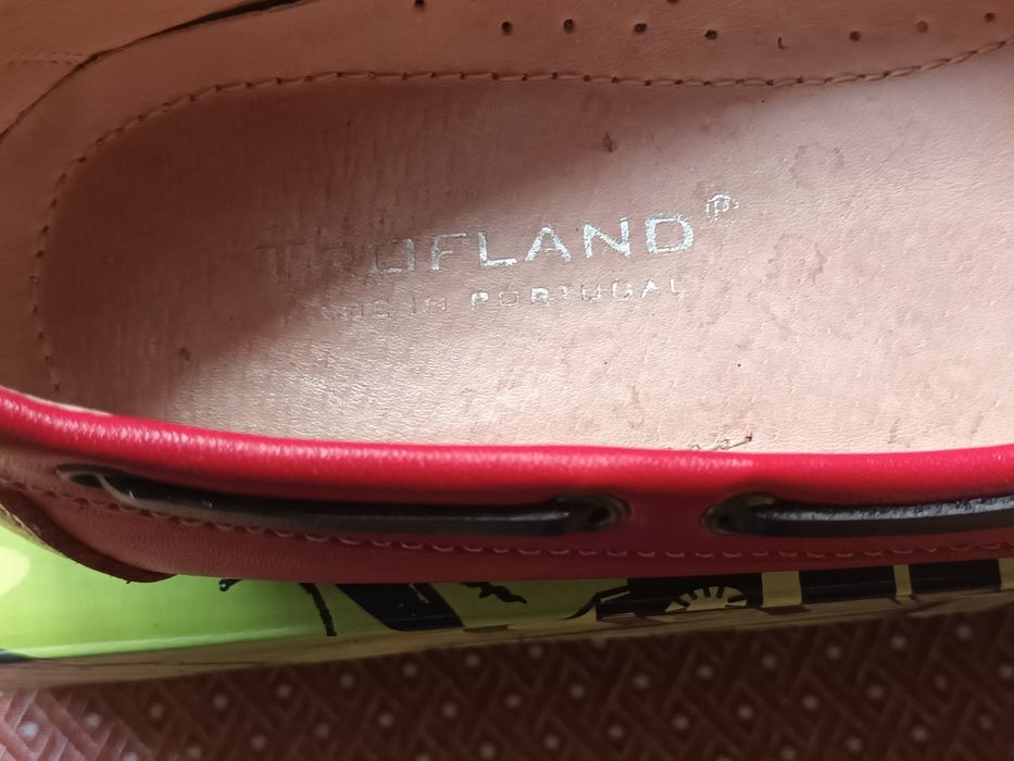 Sapatos vermelhos  - Trofland