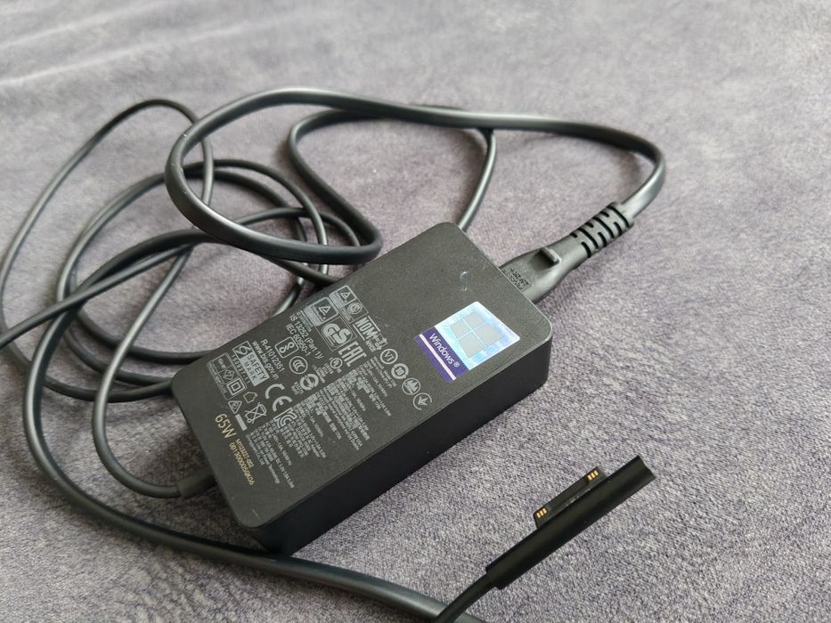 Oryginalny zasilacz ładowarka Microsoft Surface Pro od 3-11 15V 65W