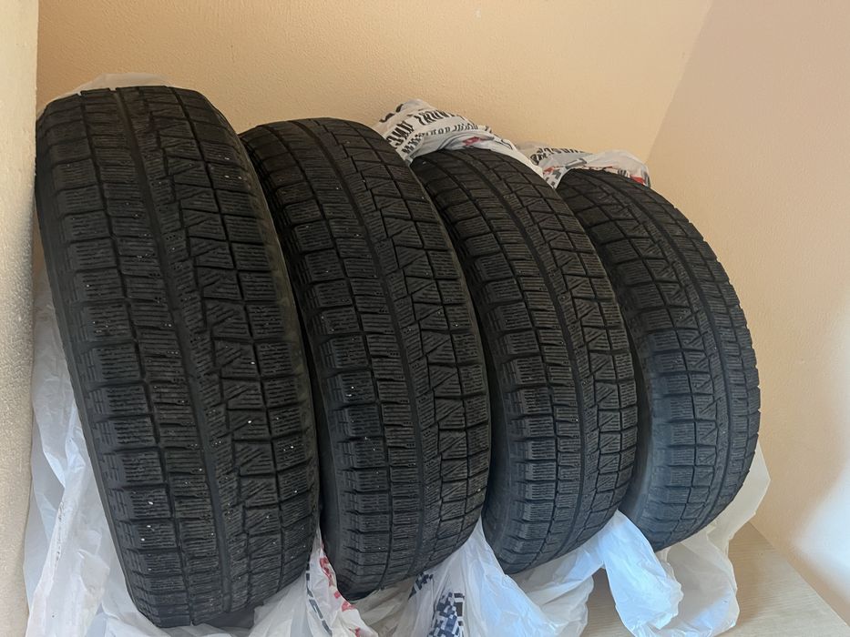 Зимові шини Bridgestoune 175/65 r14