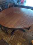 Mesa  em madeira com 4 cadeiras