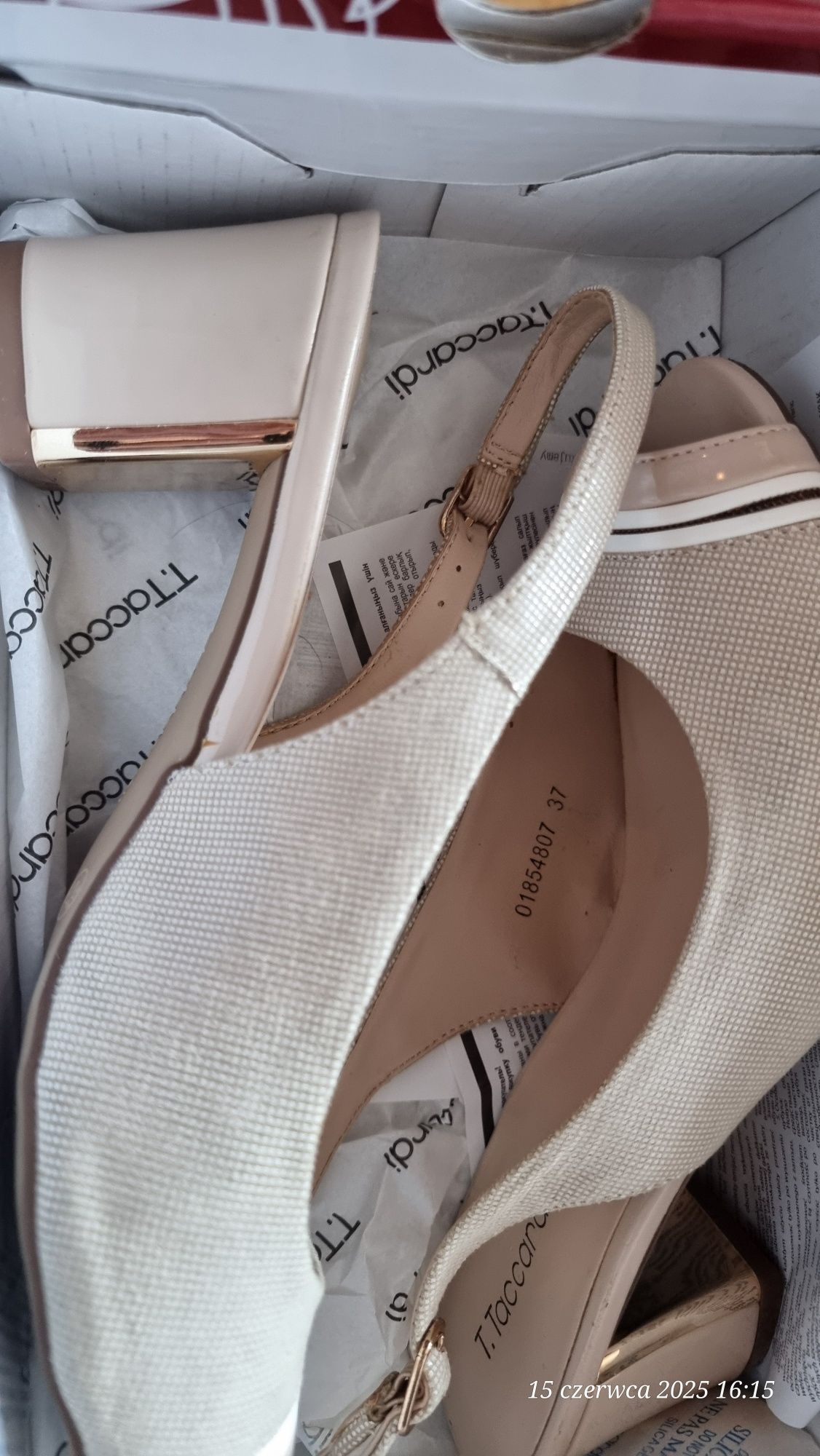 Czółenka open toe