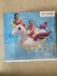 Boia unicornio nunca usada