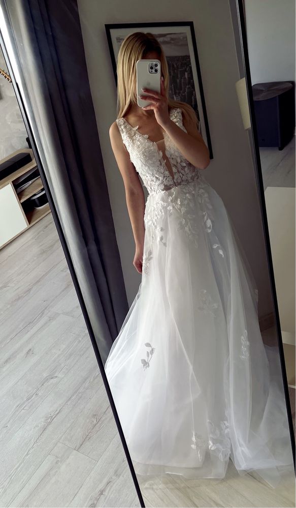 Nowa suknia ślubna 34 XS koronka długi tył