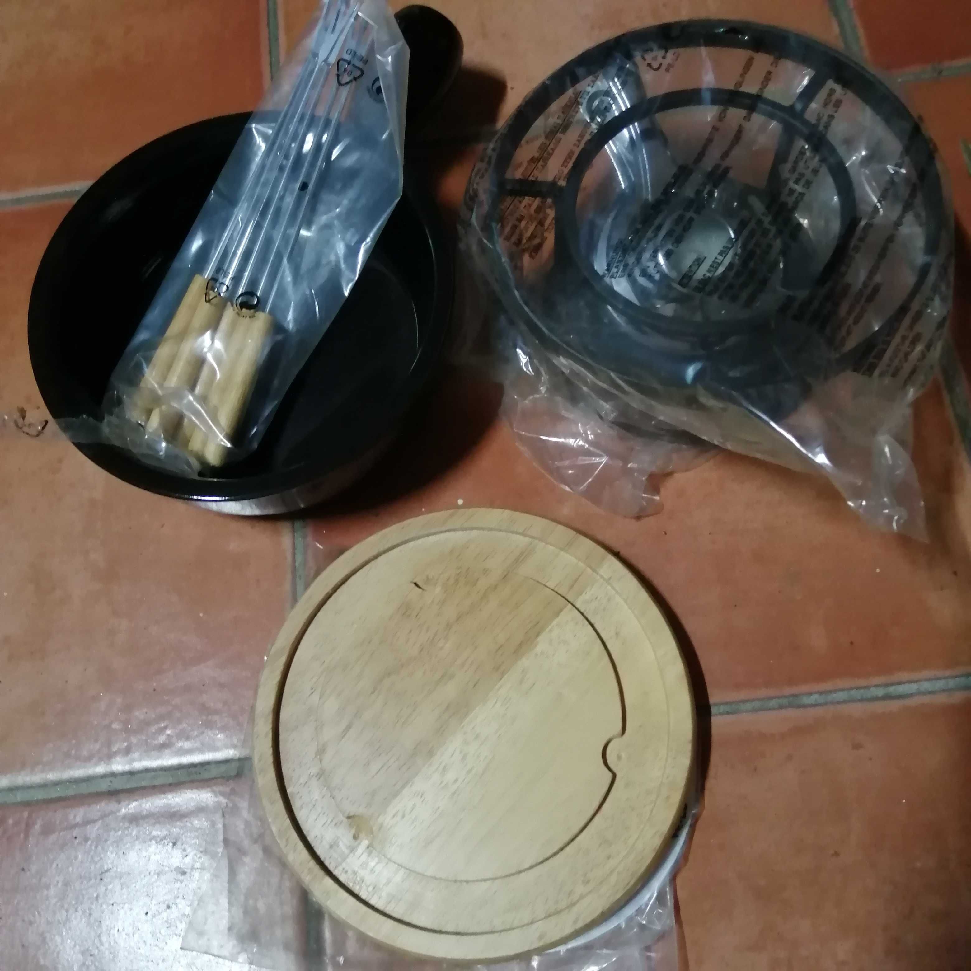 Fondue novo com 11 peças