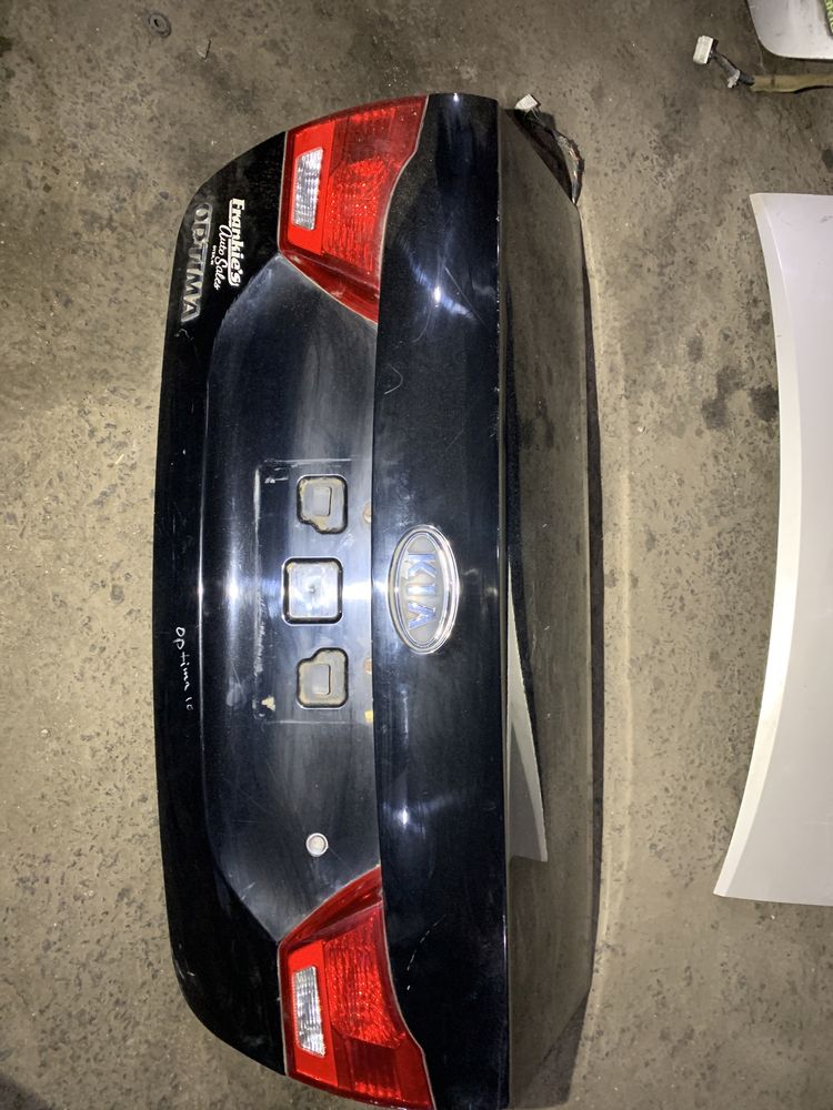 Продам крышку багажника Kia Optima 2011 -2013