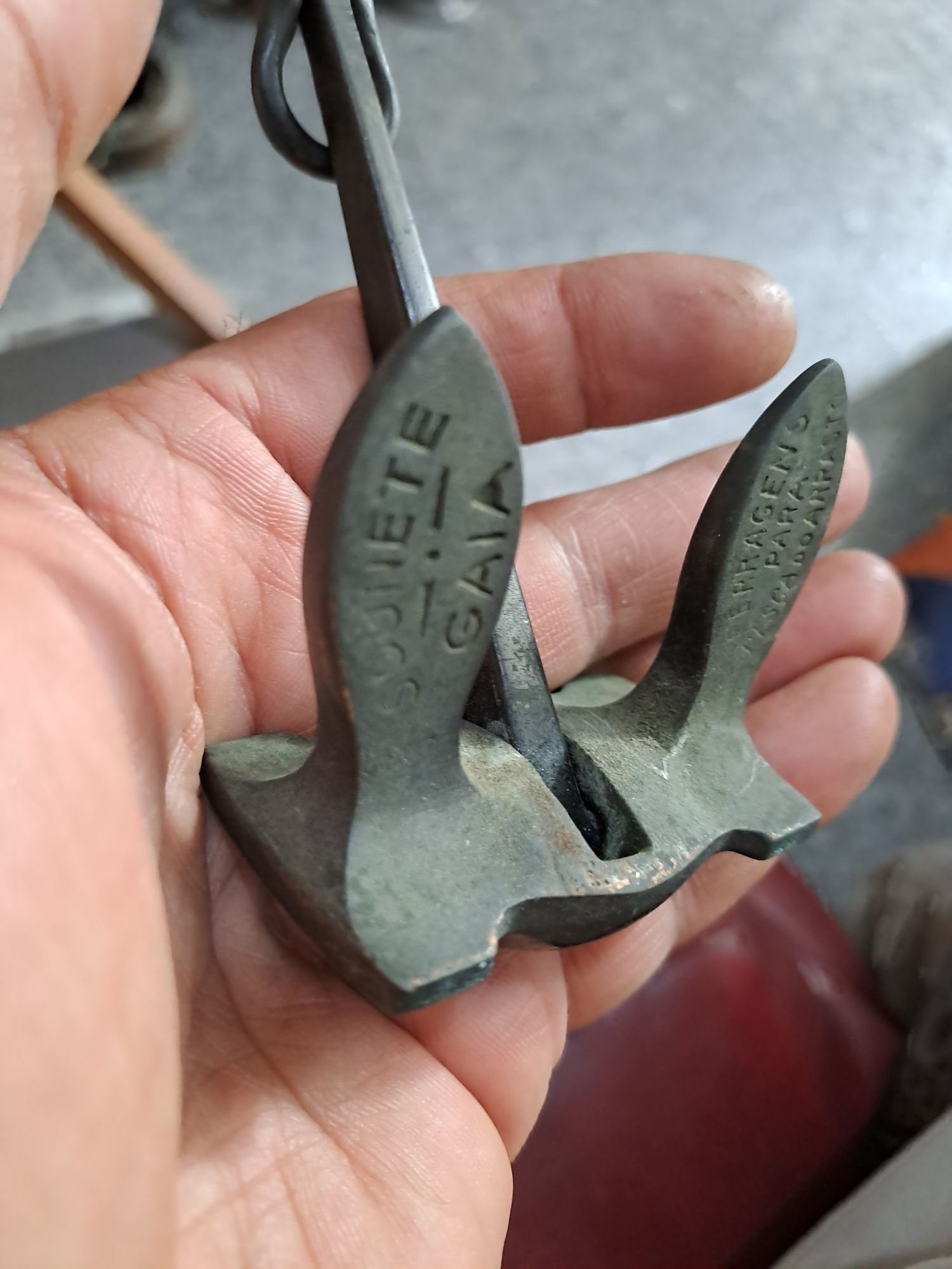 Ancora em miniatura