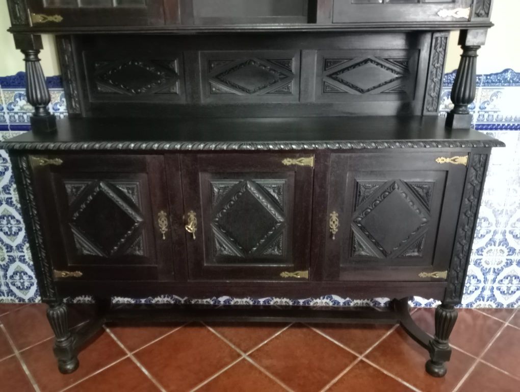 Vendo mesa, cadeiras e móvel estilo vintage