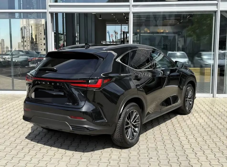 Гибрид Lexus NX350H 2022 года расход 6л.