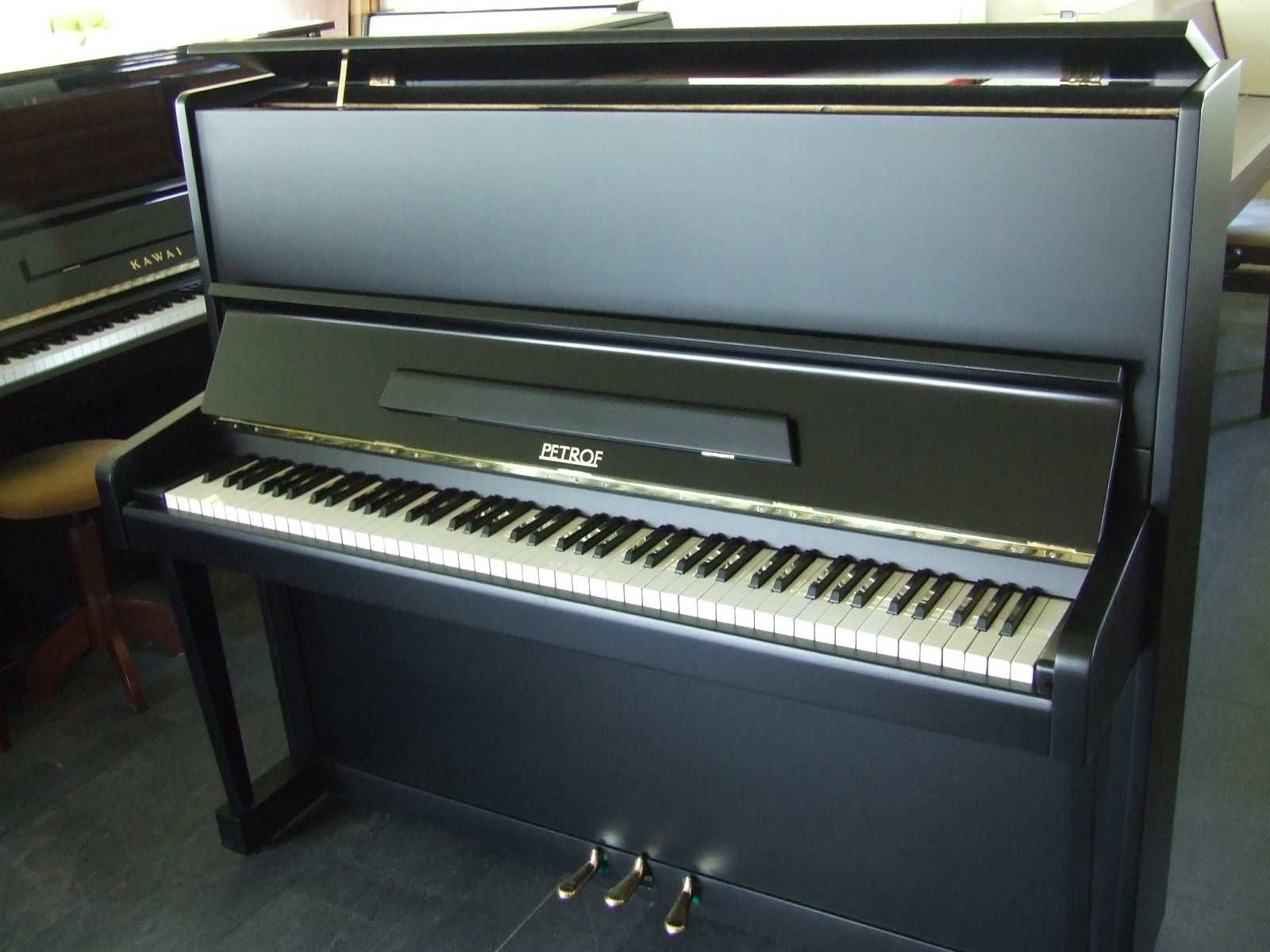 Pianino Petrof mod 124, czarne, mebel po renowacji