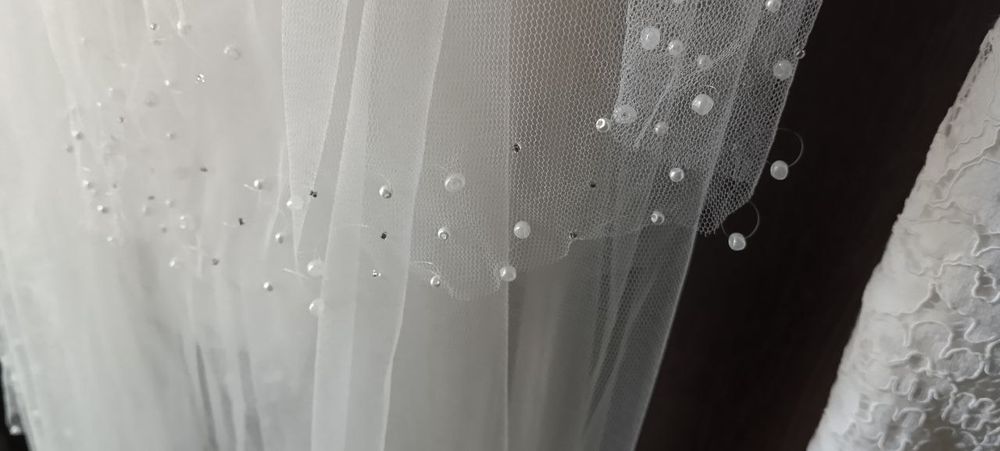 Продаю весільну сукню