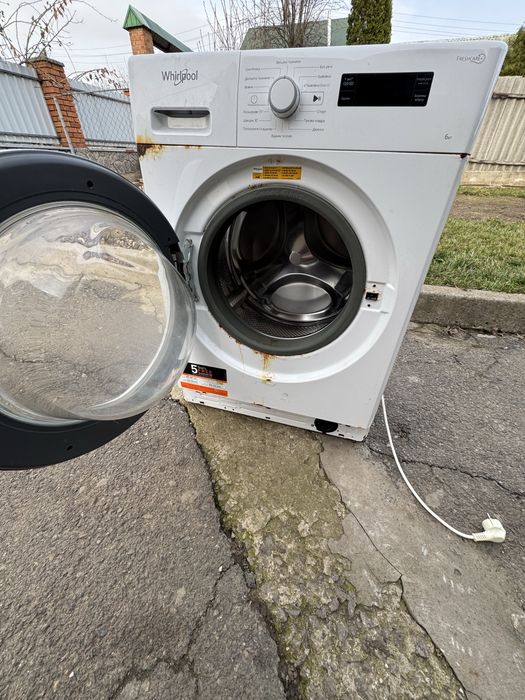 Пральна машина WhirLpool,працює потрібна заміна хрестовини