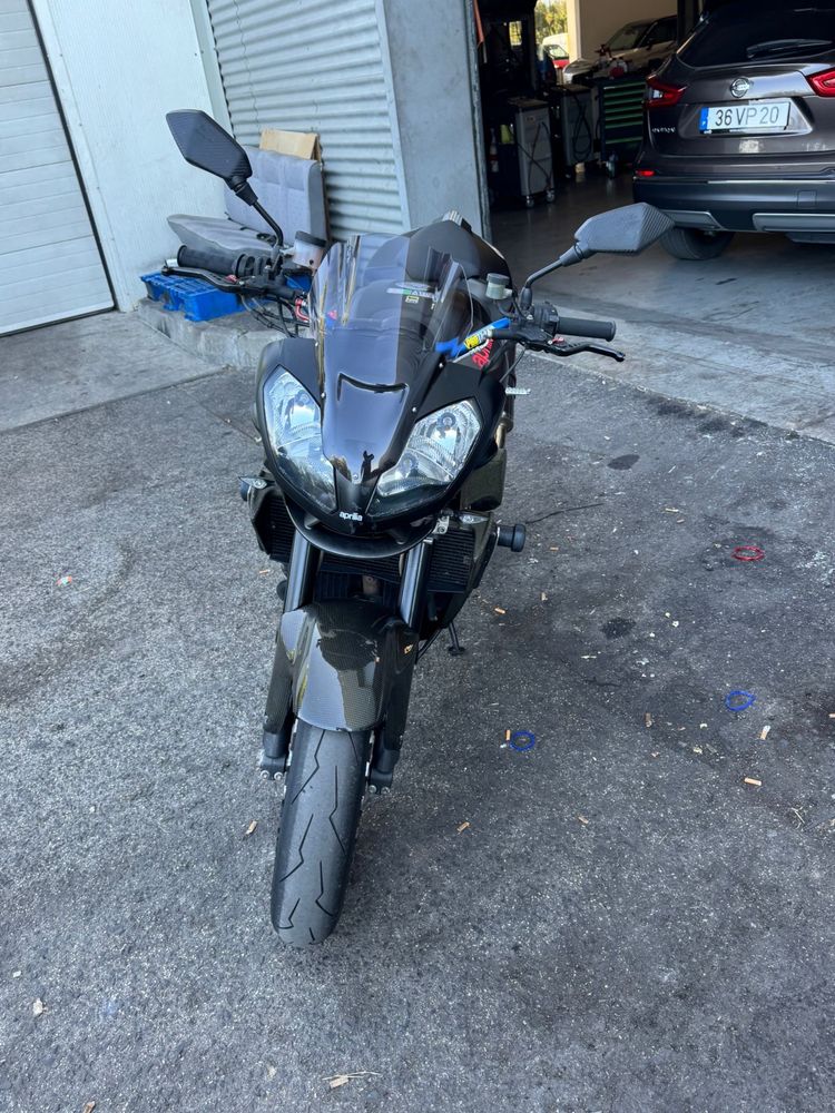 Aprilia tuono rsv1000r gen 2