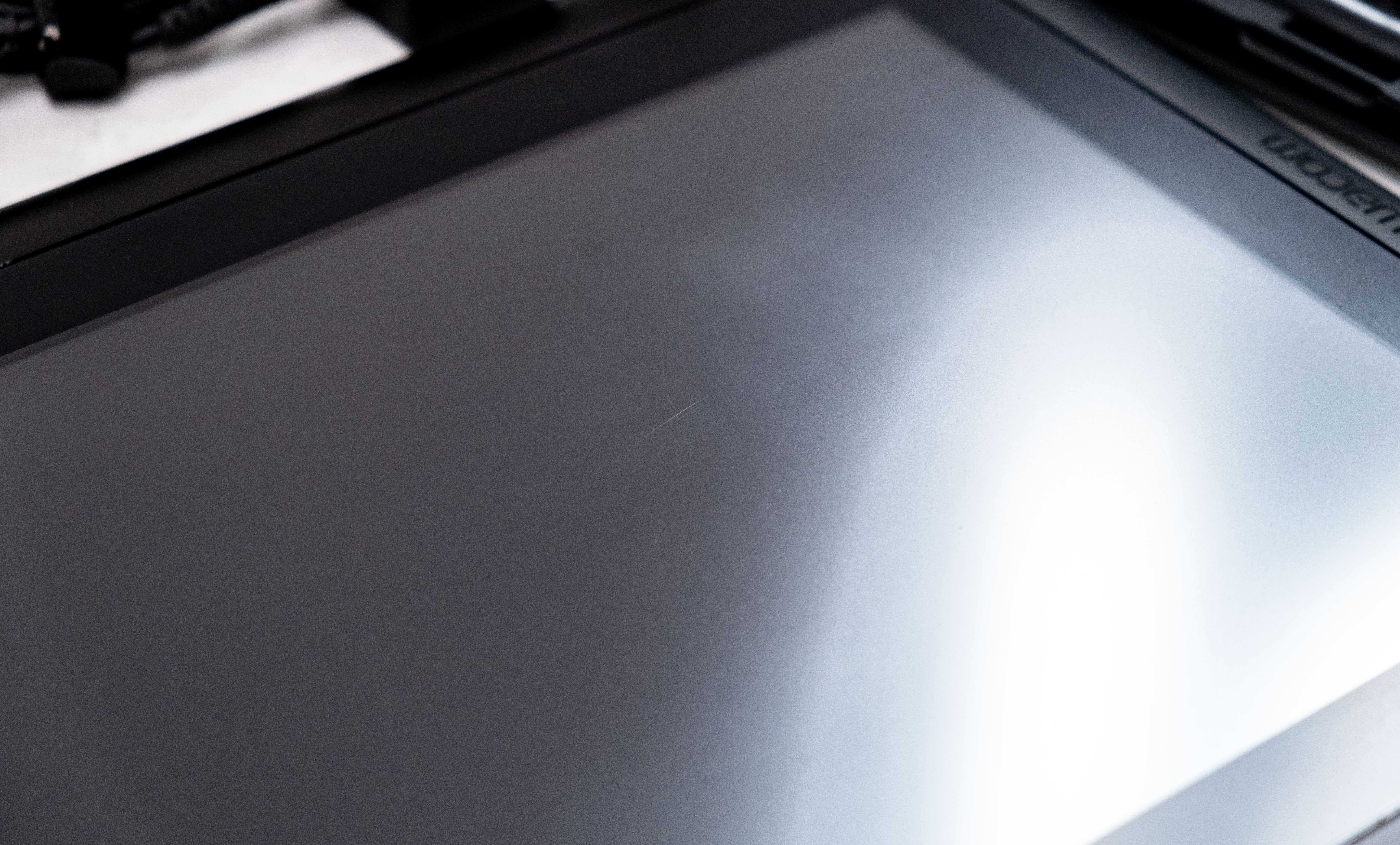 Графічний планшет монітор Wacom Cintiq 13HD (DTK-1300)