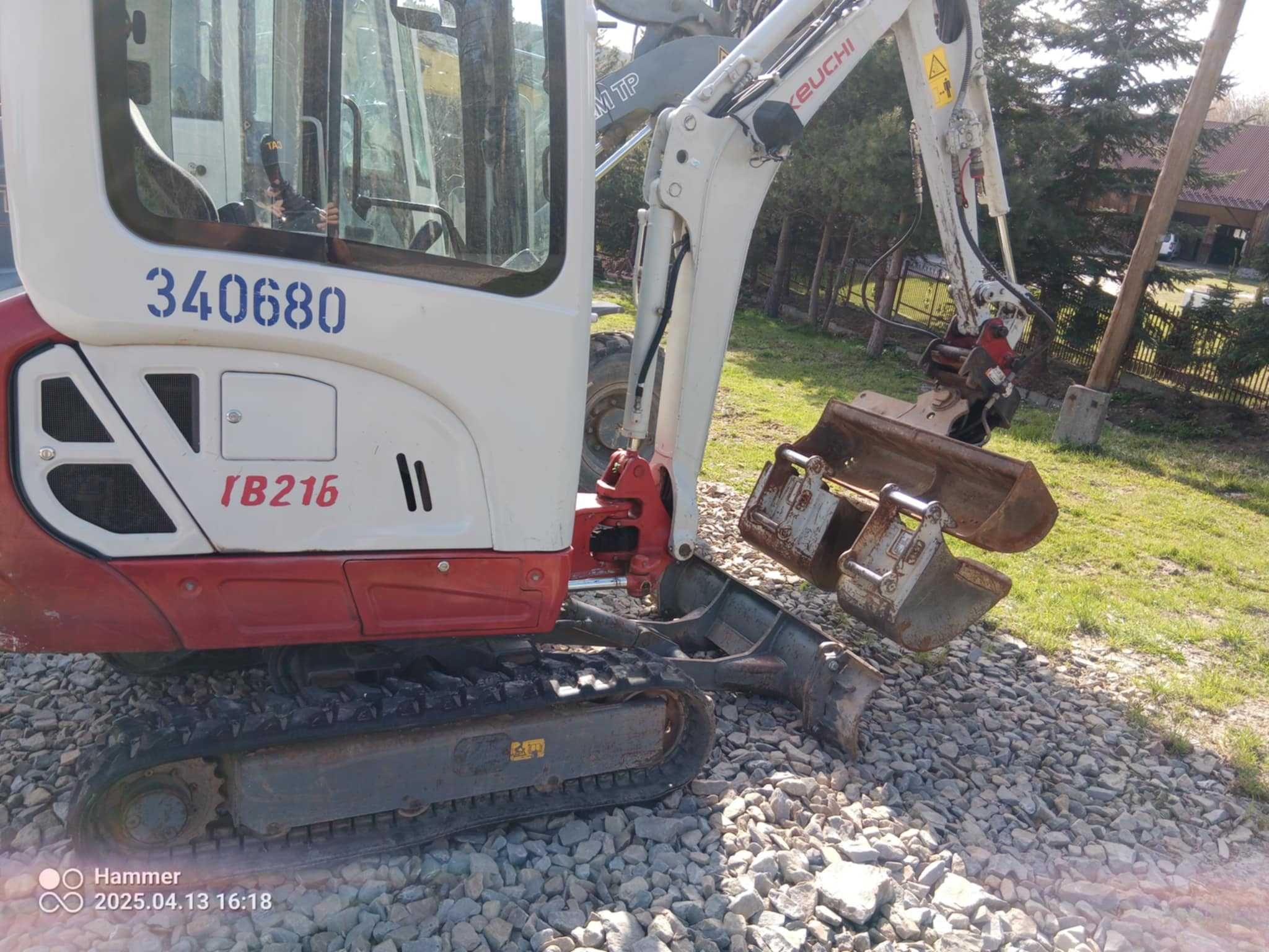 Minikoparka Takeuchi TB216