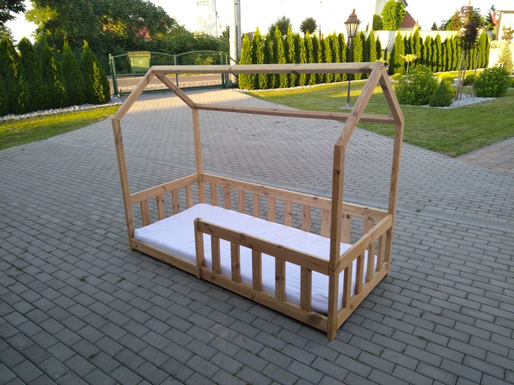 Łóżko dziecięce domek