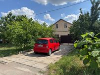 ПАРОВОЗНА. Міцний сучасний будинок, центр Дніпршосе, Ластівка. 10соток
