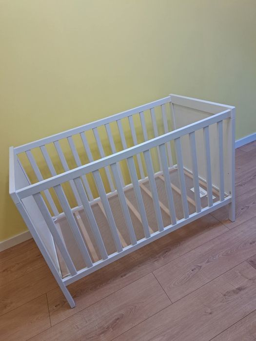 Łóżeczko dziecięce 120/60, białe, materac w komplecie