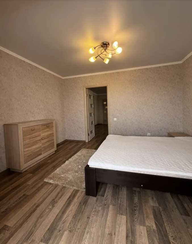 Продається 3 кімнатна квартира в районі Виставки 39446