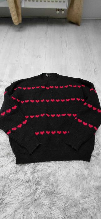 Sweter w serduszka