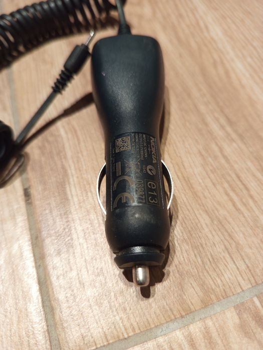 Nokia DC-4 orginalna ładowarka samochodowa z cienkim bolcem wtykiem