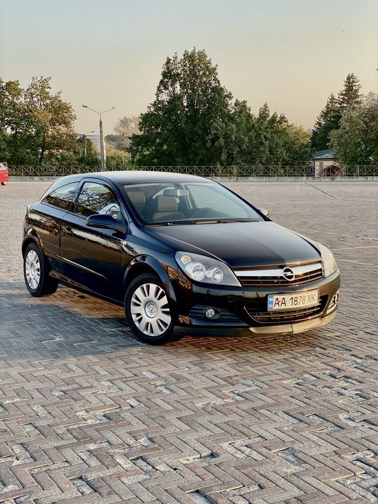 Opel Astra GTC 1,7