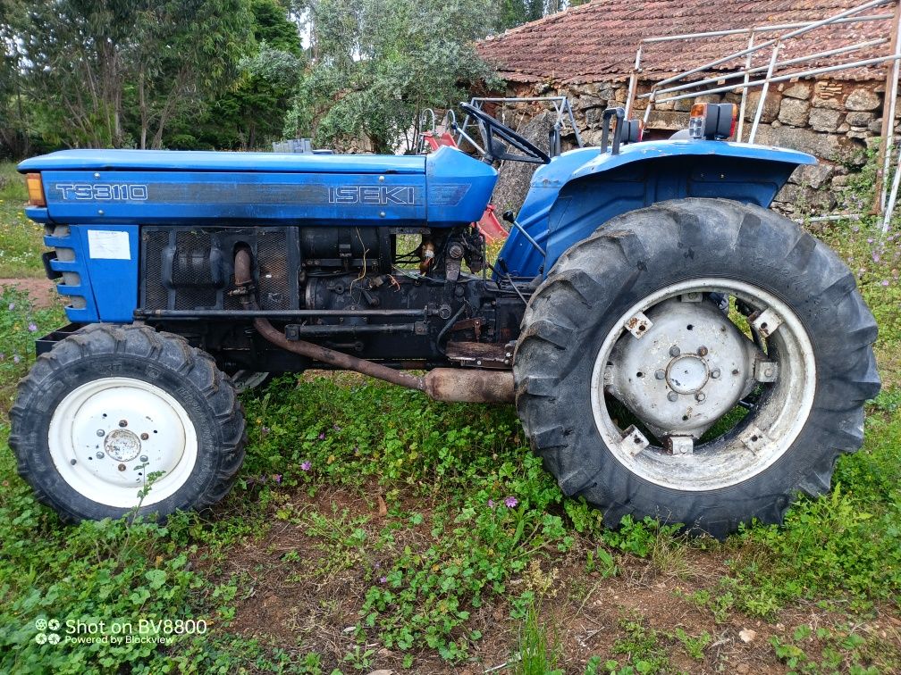 Trator iseki 4x4 com documentos direção assistida