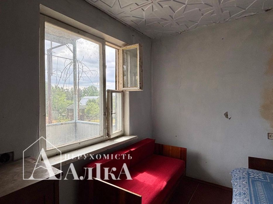 Продам дачний будинок