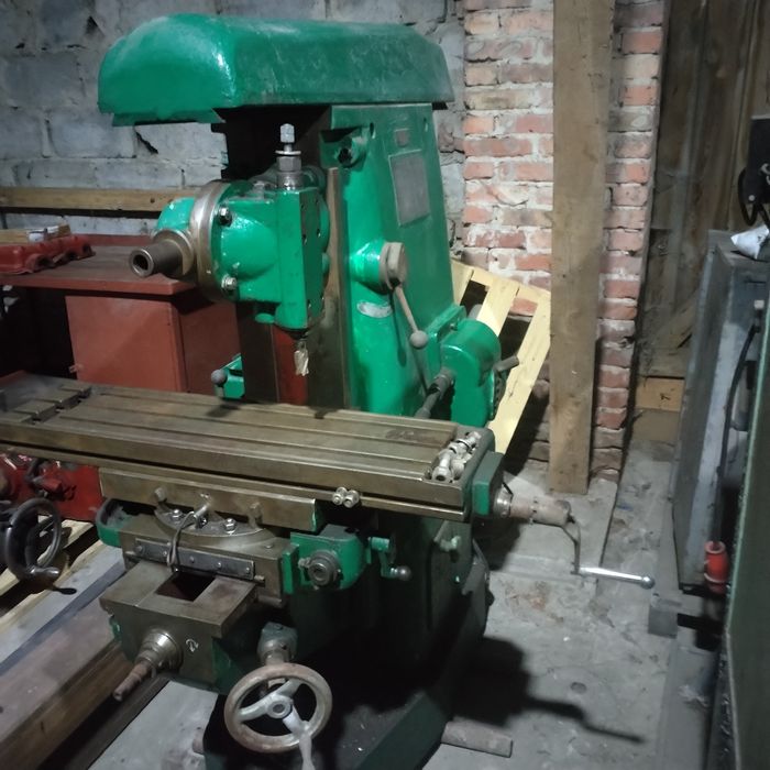 Frezarka uniwersalna fu2