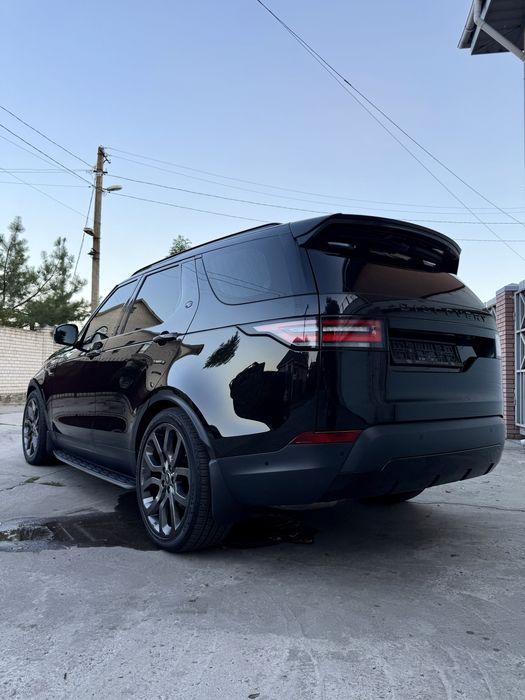 Land rover discovery 5