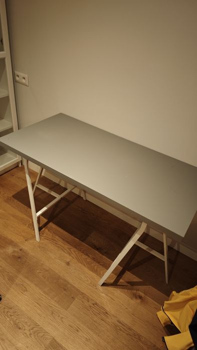 Biurko używane pistacjowe