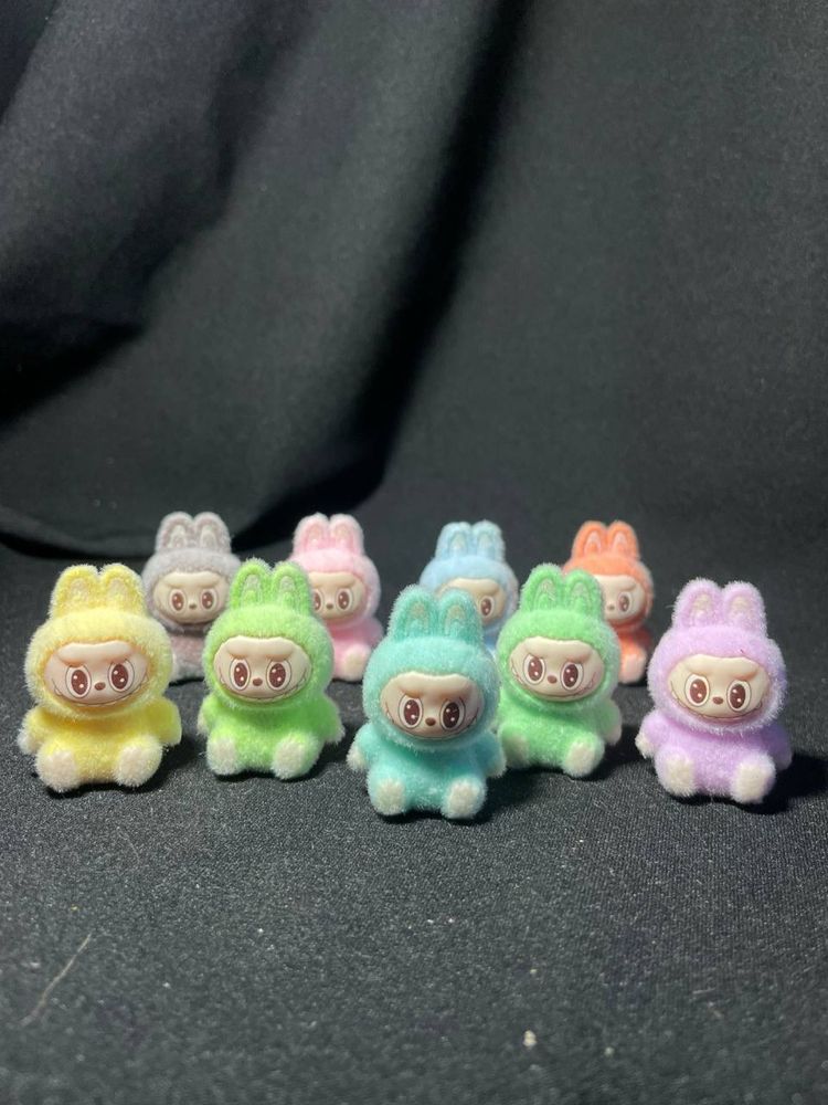 Zestaw 10 minifigurek Labubu – pastelowe, flokowane, przeurocze!
