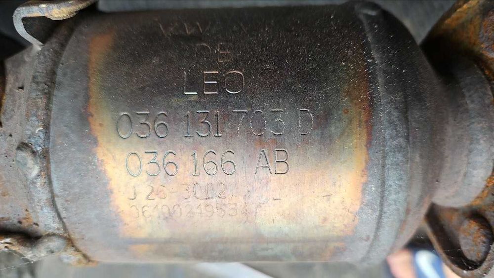 коллектор катализатор Volkswagen поло гольф 4  036178 EA AA