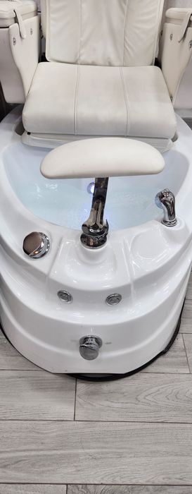 Cadeirão de pedicure.